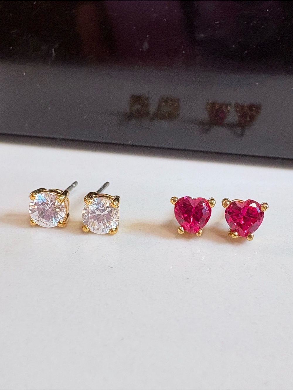 Vintage Avon Fuchsia Heart Rhinestone Stud Earrings Gold NIB Floral Heart Box